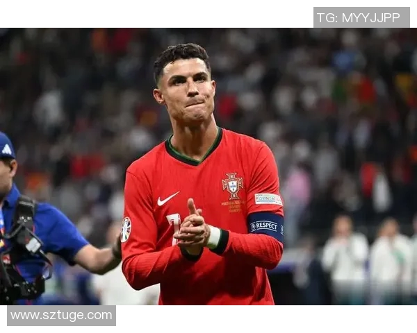 克罗斯：从天才少年到世界足球巨星的辉煌历程与成就解析